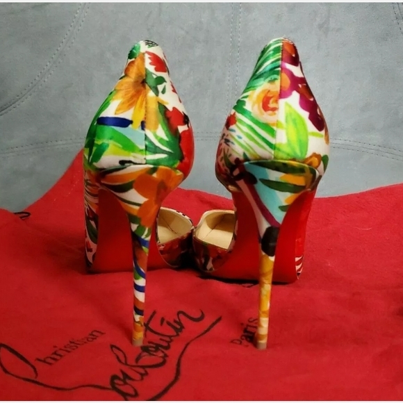 Christian Louboutin Iriza Crepe Satin Fleuri sz 39 - Picture 4 of 6